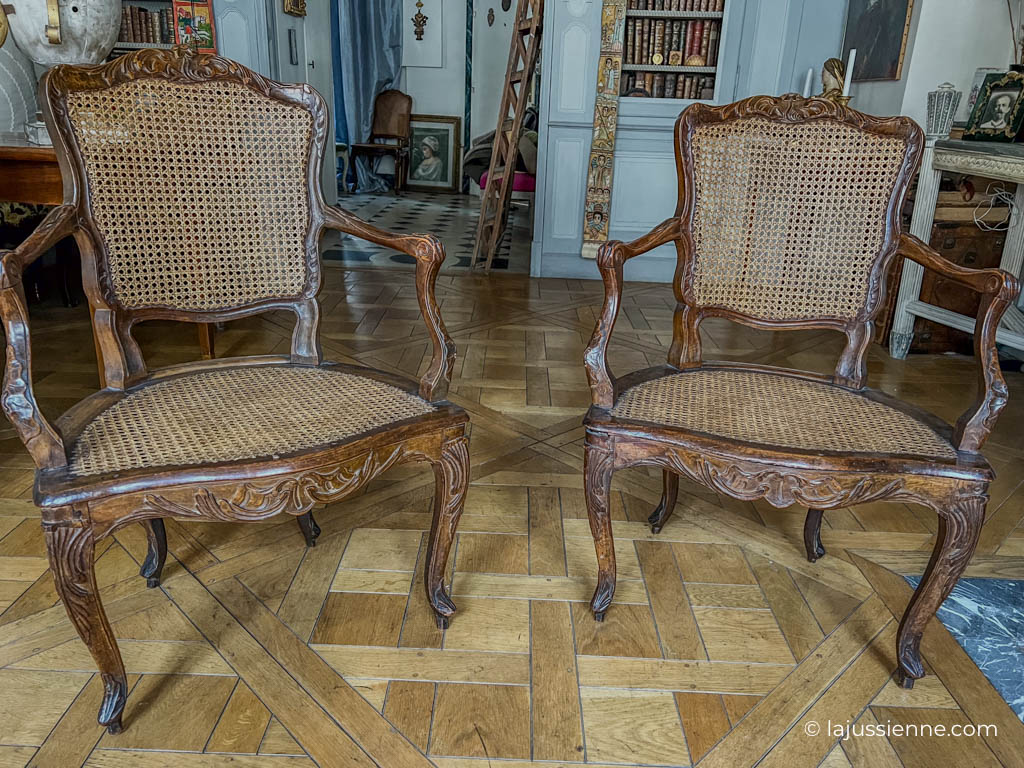 Paire de fauteuils Louis XV cannés d'époque XVIIIème