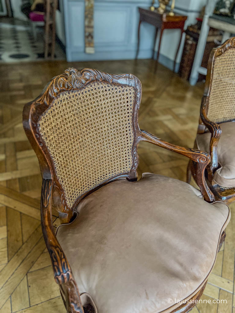 Belle paire de fauteuils cannés d'époque Louis XV
