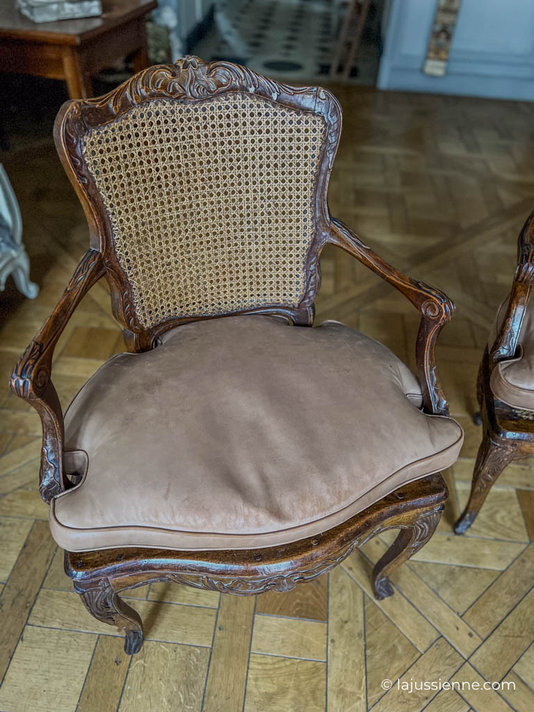 Belle paire de fauteuils cannés d'époque Louis XV
