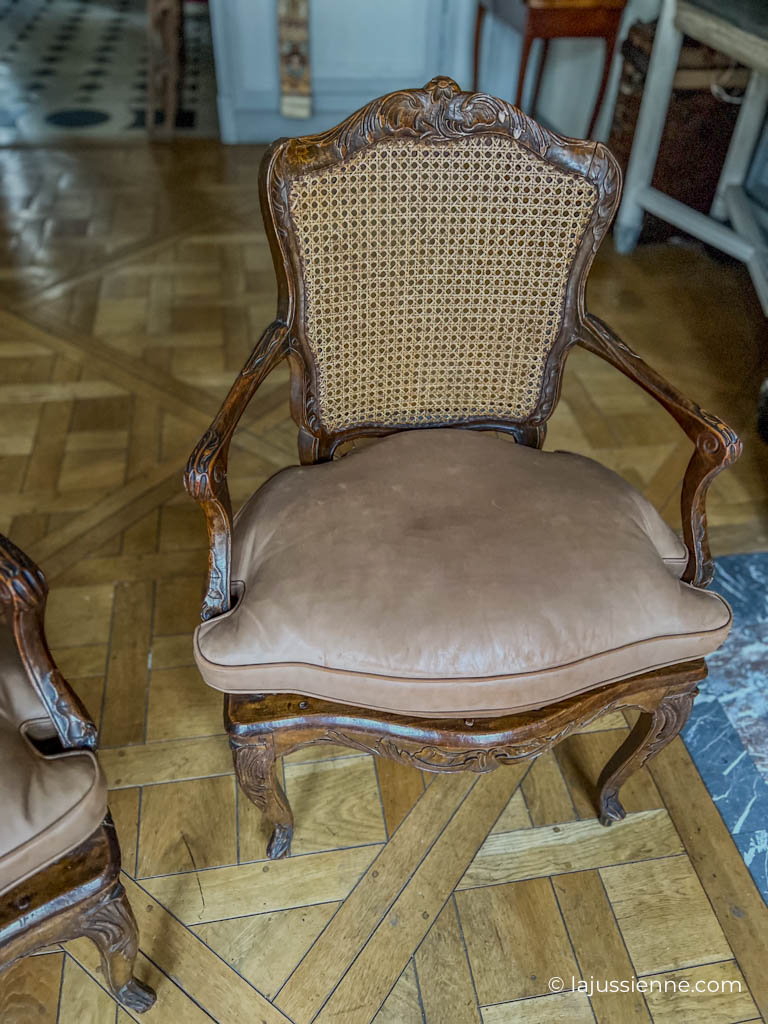 Belle paire de fauteuils cannés d'époque Louis XV
