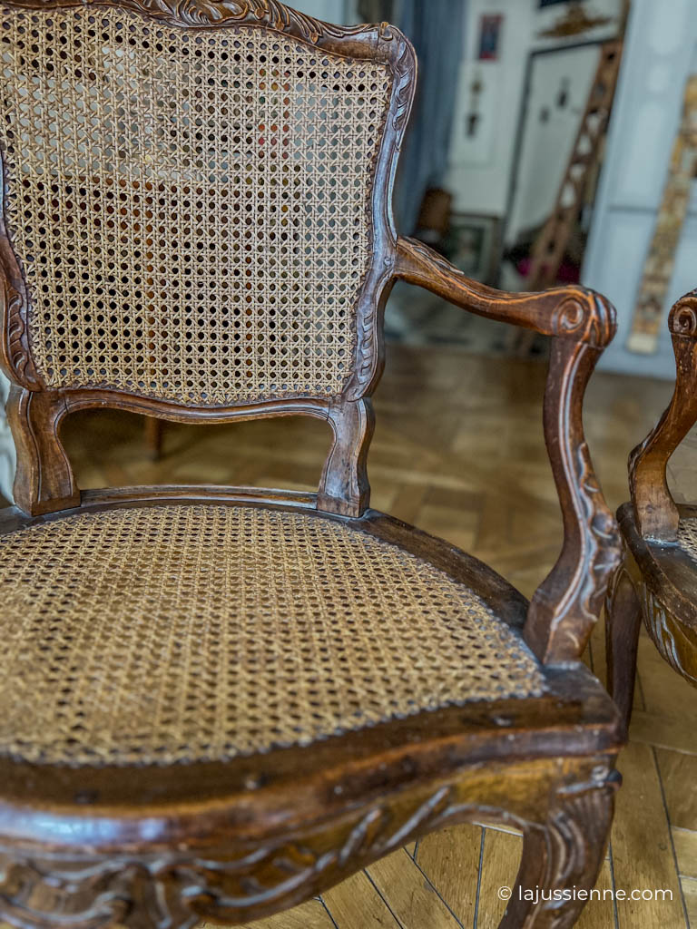 Belle paire de fauteuils cannés d'époque Louis XV