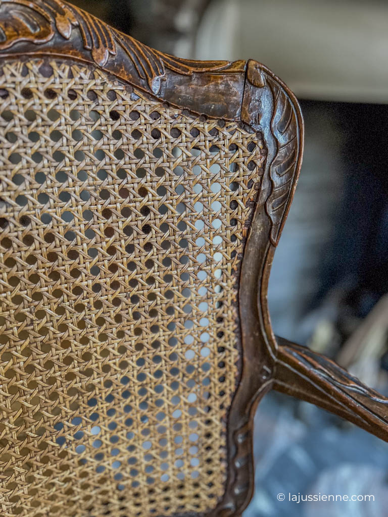 Belle paire de fauteuils cannés d'époque Louis XV