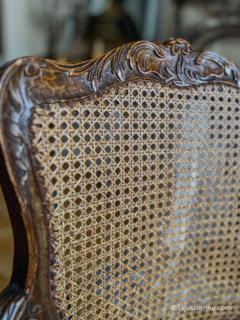 Belle paire de fauteuils cannés d'époque Louis XV