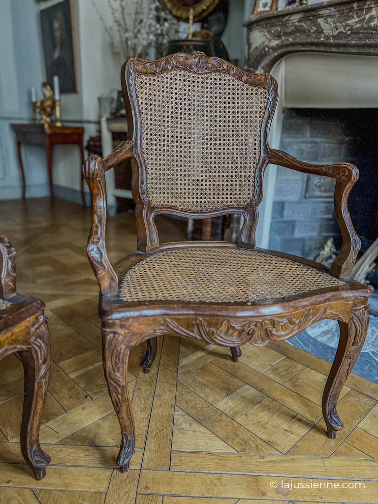 Belle paire de fauteuils cannés d'époque Louis XV