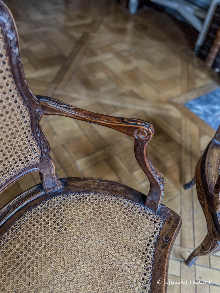 Belle paire de fauteuils cannés d'époque Louis XV