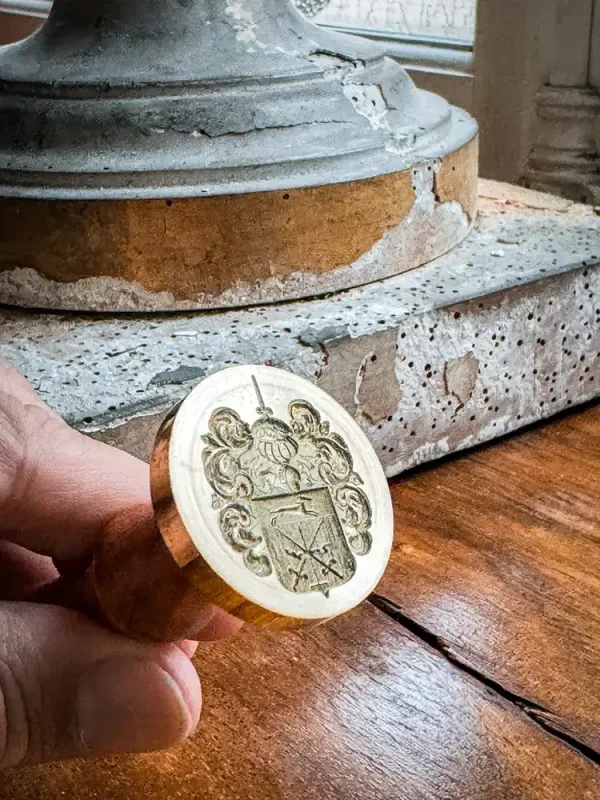Sceau avec votre blason pour cacheter à la cire